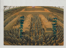 Chine. Armée De Qin. A Panorama Of Pit N° 1 At The Qin Terra-cotta Army. Terre Cuite - China