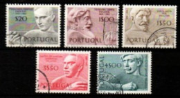 PORTUGAL   -  1971 .  Y&T N° 1110 à 1112 & 1114 / 1115  Oblitérés.   Sculpteurs - Usati