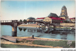 ADVP3-17-0203 - SAINTES - Le Pont Sur La Charente Et La Cathédrale - Saintes