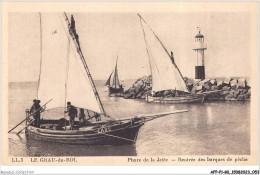 AFPP1-30-0028 - LE GRAU-DU-ROI - Phare De La Jetée - Rentrée Des Barques De Peche - Le Grau-du-Roi