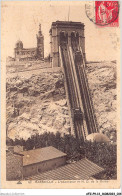 AFZP9-13-0690 - MARSEILLE - L'ascenseur Et Notre-dame De La Garde - Notre-Dame De La Garde, Lift En De Heilige Maagd
