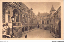 AIBP4-17-0389 - LA ROCHELLE - Hôtel De Ville - Cour Intérieure  - La Rochelle