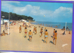 Carte Postale 17. Île D'Oléron Plage De Gatseau  Partie De Beach-volley  Très Beau Plan - Ile D'Oléron