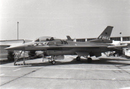 4V5Hys    Photo Originale (14.5cm X 10cm) Avion Militaire F16 . F 16 - 1946-....: Ere Moderne