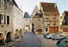 89 - Yonne -  NOYERS  Sur SEREIN -  Place De L Hotel De Ville - Hotel De L étoile - 2CVCitroen - Noyers Sur Serein