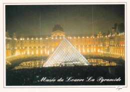 75 - PARIS 2000 -  Le Musée Du Louvre Et La Pyramide De Verre La Nuit - Louvre