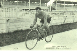 Cyclisme -- Les Sports - DEVOISSOUX,  Sprinter Français.   (2 Scans) - Cycling