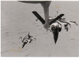 4V5Hys  Grande Photo Originale (Dim: 17.5cm X 12.5cm) Avion Militaire De Ravitaillement Et Avions De Chasse à Identifier - 1946-....: Modern Tijdperk