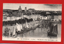 (RECTO / VERSO) LA ROCHELLE  EN 1917 - N° 176 - LE  PORT AVEC VOILIERS DE PECHE - VUE DE ST NICOLAS - CPA - La Rochelle