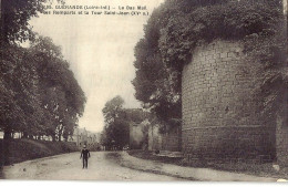 *CPA - 44 - GUERANDE - Le Bas Mail - Les Remparts Et La Tour Saint Jean - Guérande