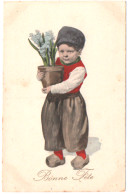 Illustrateur : à Identifier : Petit Garçon Portant Un Pot De Jacinthe - Hollande : éditeur - B. K. W. I. 242-3 - 1900-1949