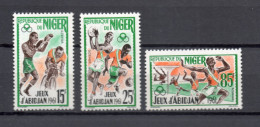 NIGER N° 114 à 116   NEUFS SANS CHARNIERE  COTE 3.50€   FOOTBALL SPORT - Niger (1960-...)