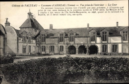 CPA Armeau Yonne, Château De Palteau, Innenhof - Autres & Non Classés