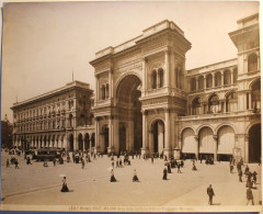 Grande Photo Ancienne (25 X 19,5 Cm)- MILANO – MILAN Arco Della Galleria Vittorio Emanuele (Ed. Brogi) Animation/GP59e - Lieux