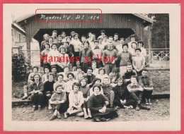 Mandres-sur-Vair Dépt. Vosges : Photo 18 X 13 Cm - Groupe De Jeunes Adultes En 1959 - Dédicaces Au Dos. - Other & Unclassified