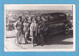 REAL PHOTO TWO COUPLES WITH A CAR - Automobiles