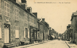 LA CHAPELLE-MOCHE - Rue De Domfront - Commerces - Animé - Autres & Non Classés