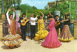 *CPM Folklore Espagnole -  Danceuse De Flamenco Accompagnées Par Joueurs De Guitare - Bailes
