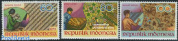 Indonesia 1973 Art & Culture 3v, Mint NH, Various - Textiles - Textil