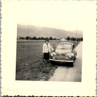 Photographie Photo Vintage Snapshot Amateur Automobile Voiture 4 Chevaux Jura  - Cars
