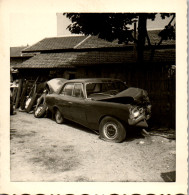 Photographie Photo Vintage Snapshot Amateur Automobile Voiture Auto Accident  - Automobiles