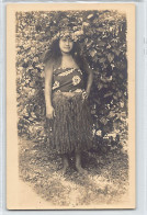 TAHITI - Femme Polynésienne - CARTE PHOTO Tampon à Sec J. Atem, Tahiti - Polynésie Française
