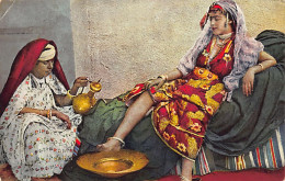 Algérie - Servante Lavant Les Pieds D'une Mauresque - Ed. A. Sirecky 8043 - Women