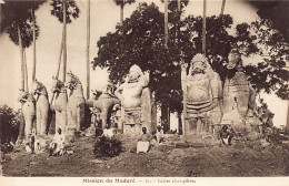 India - MADURAI - Indian Idols In The Countryside - Publ. Mission Jésuite Du Maduré - Indien