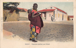 Sénégal - DAKAR - Africaine Portant Son Enfant - Ed. Inconnu  - Sénégal