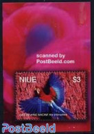 Niue 2004 Green Wing Macaw S/s, Mint NH, Nature - Birds - Parrots - Niue