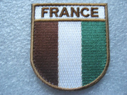 ECUSSON DE BRAS ARMEE FRANCAISE EN OPERATION (VARIANTE 3) SUR SCRATCH - Landmacht