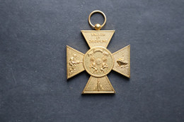 Médaille République Togolaise  Valeur Et Discipline  Croix De La Vaillance - Andere & Zonder Classificatie