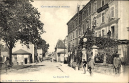 CPA Contrexéville Lothringen Vosges, La Grande Rue, Strassenansicht, Passanten - Autres & Non Classés