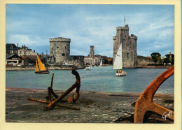 17. LA ROCHELLE – Sortie Du Port Avec La Tour St-Nicolas Et La Tour De La Chaîne (animée / Bateaux) - La Rochelle