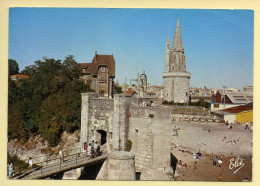17. LA ROCHELLE – La Tour De La Lanterne Et La Porte Des Deux-Moulins (animée) (voir Scan Recto/verso) - La Rochelle