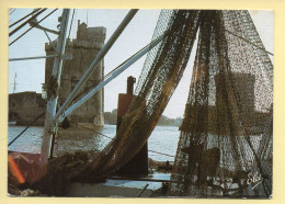 17. LA ROCHELLE – Bateaux De Pêche Dans Le Port (voir Scan Recto/verso) - La Rochelle