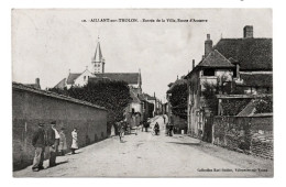 89 AILLANT SUR THOLON - Entrée De La Ville Route D'Auxerre N° 10 - Edit Karl Guillot 1913 - Cyclistes - Carriole - Aillant Sur Tholon