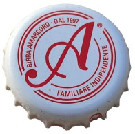 Italie Capsule Bière Beer Crown Cap Birra Amarcord Dal 1997 Familiare Indipendente SU - Birra