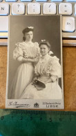 REAL PHOTO  CDV Vers 1900 BELGIQUE LIEGE DEUX JEUNES FILLES  - PHOTOGRAPHIE  GERARD JANSSENS - Anciennes (Av. 1900)