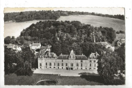Vexin-sur-Epte (27)  :Vue Aérienne Générale Au Niveau Du Château D' Aveny-par-Dampsmesnil En 1958 PF. - Autres & Non Classés