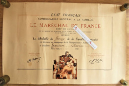 ● Diplôme 1943 Médaille De Bronze De La Famille Française Chevrier / Sarciron - Etat Français Vichy Maréchal Pétain Ww2 - Diplome Und Schulzeugnisse