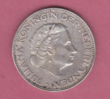 Netherland, 1963- Royal Dutch Mint- 2 Gulden - Silver  . Obverse Queen Juliana Of The Netherlands. - 1948-1980 : Juliana
