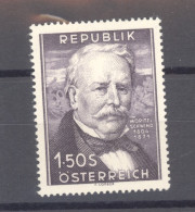 Autriche  :  Yv  829  Mi  996  *               ,      N2 - Unused Stamps