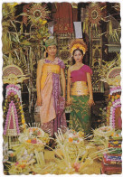 Indonésie Bali Costumes De Mariage Balinais - Indonesia