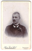 Fotografie Heinr. Gustav Thiel, Sprottau, Jüdenstrasse 1, Portrait Eleganter Herr Mit Moustache  - Personnes Anonymes