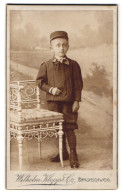 Fotografie Wilhelm Klopp & Co., Braunschweig, Friedrich Wihelmstrasse 37, Bub Mit Käppi Im Portrait  - Personnes Anonymes