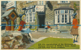 R006878 Life Size Reproductions Of The Waitresses In National Costume At Mellors - Monde