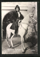 AK Schauspieler Georges Guetary Auf Einen Pferd In Le Cavalier Noir  - Acteurs