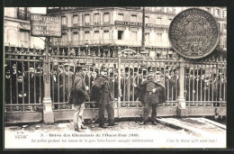 CPA Chemin De Fererstreik, Arbeiterbewegung, Chemin De Fer, Grève Des Cheminots De L` Ouest-Etat 1910  - Treinen