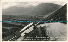 R006099 Negotiating The Top Bend Of The Devils Elbow. Glenshee. White. RP. 1954 - Monde